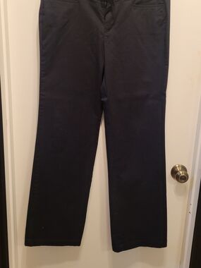 Dockers Women's Straight-Leg Trousers in Black